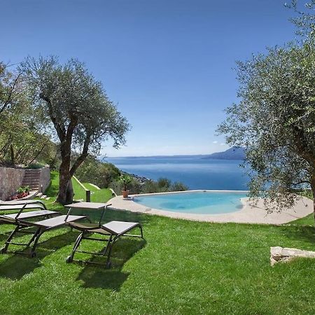 Villa Divina - Apt Divina Con Piscina E Vista Lago Castelletto Di Brenzone Luaran gambar