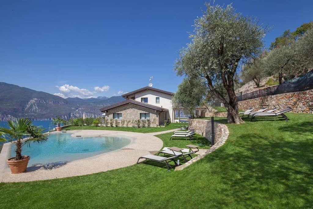 Villa Divina - Apt Divina Con Piscina E Vista Lago Castelletto Di Brenzone Luaran gambar