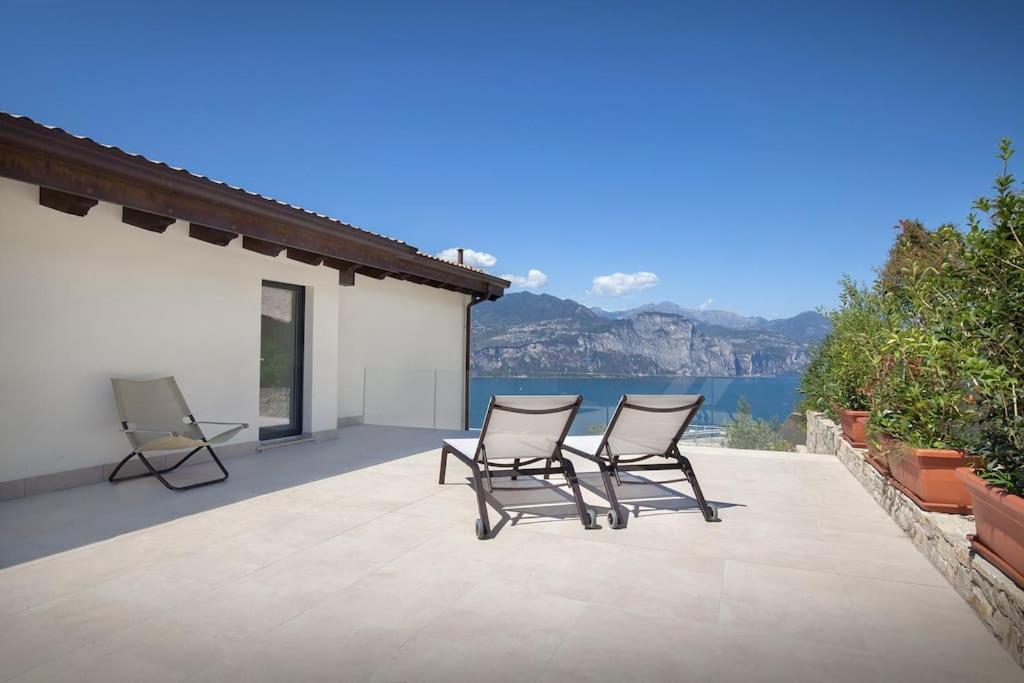 Villa Divina - Apt Divina Con Piscina E Vista Lago Castelletto Di Brenzone Luaran gambar